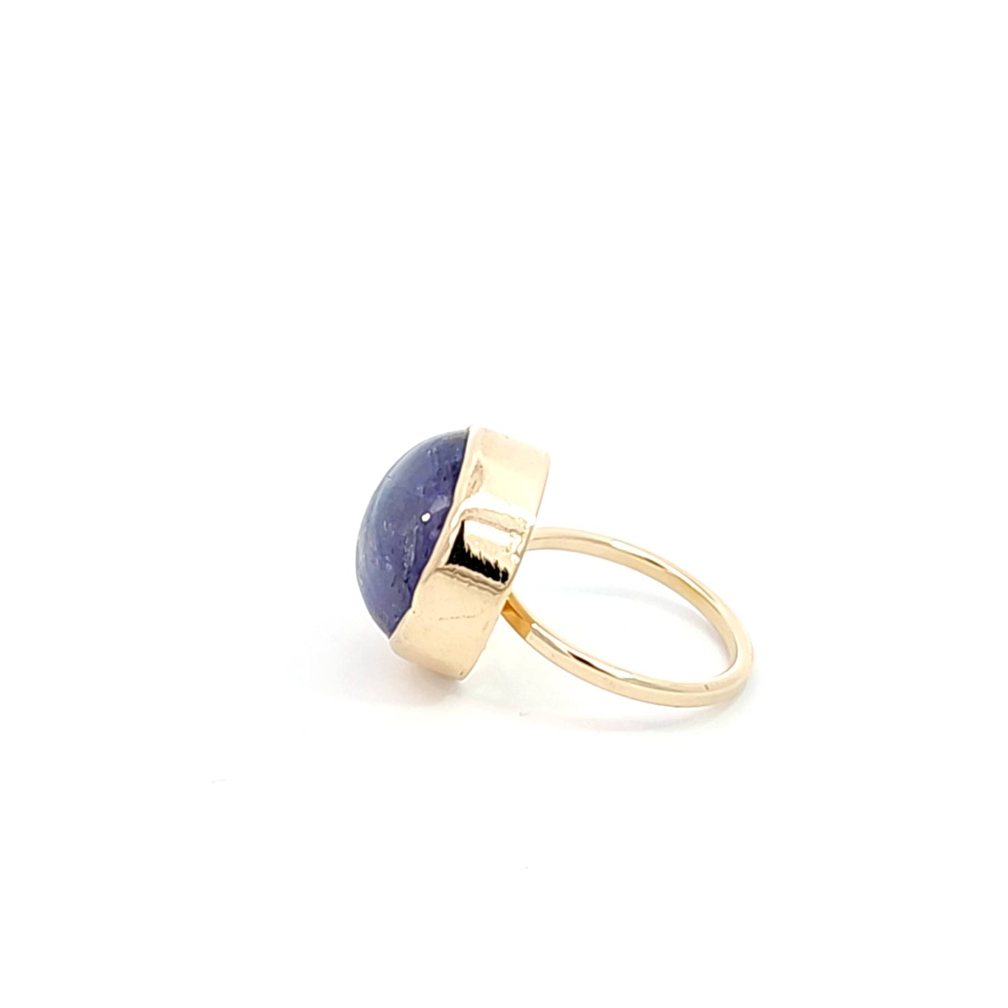 Round Tanzanite Cabochon Ring