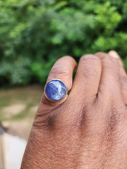 Round Tanzanite Cabochon Ring